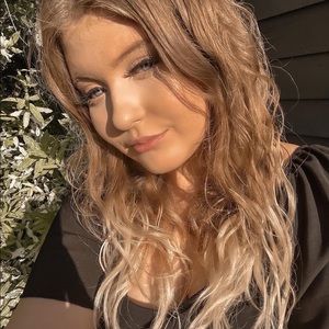 Meet your Posher, Ava